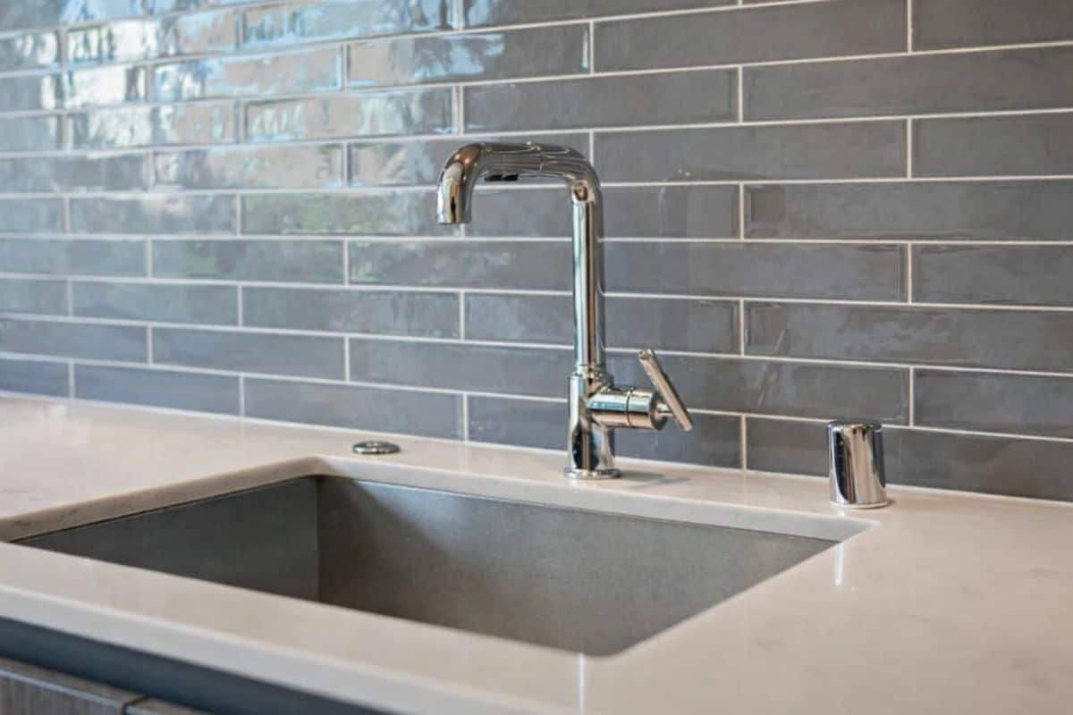 Building Photo - 110 Channel St