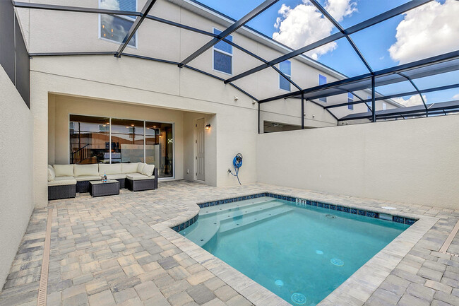 Building Photo - 1660 Tropical Palms Cir