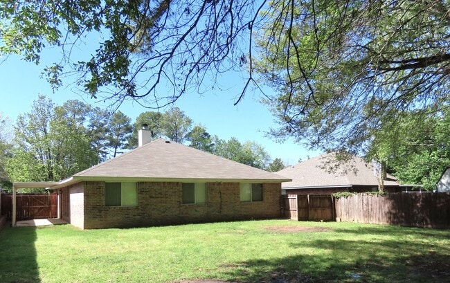 Building Photo - Charming 3 Bedroom, 2 Bath House in Flint-...