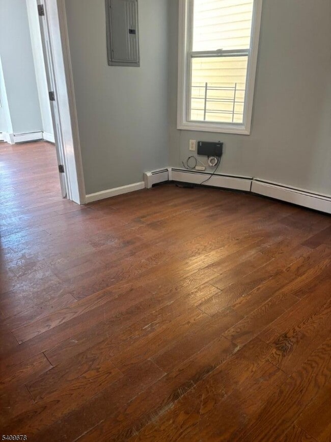 Building Photo - 309 S 11th St