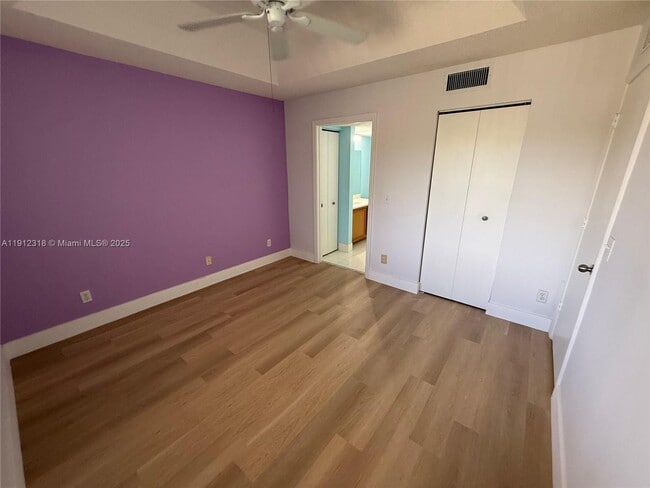 Building Photo - 9907 Westwood Dr