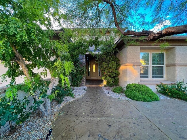 Building Photo - 1704 Cypress Manor Dr