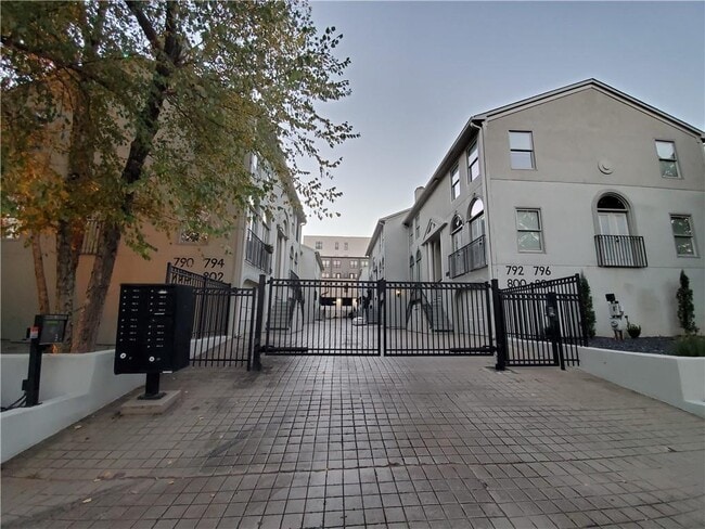 Building Photo - 792 Piedmont Ave NE