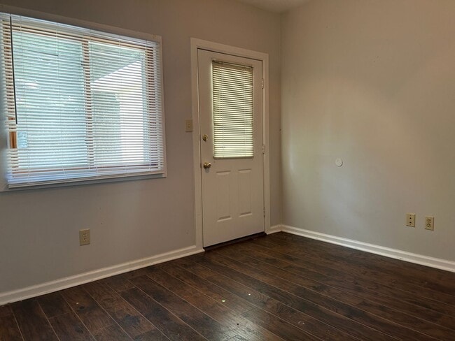 Building Photo - Available August 20th, 2026!!