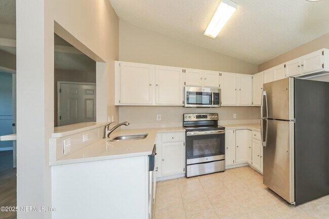 Building Photo - 7453 Amandas Crossing Dr N