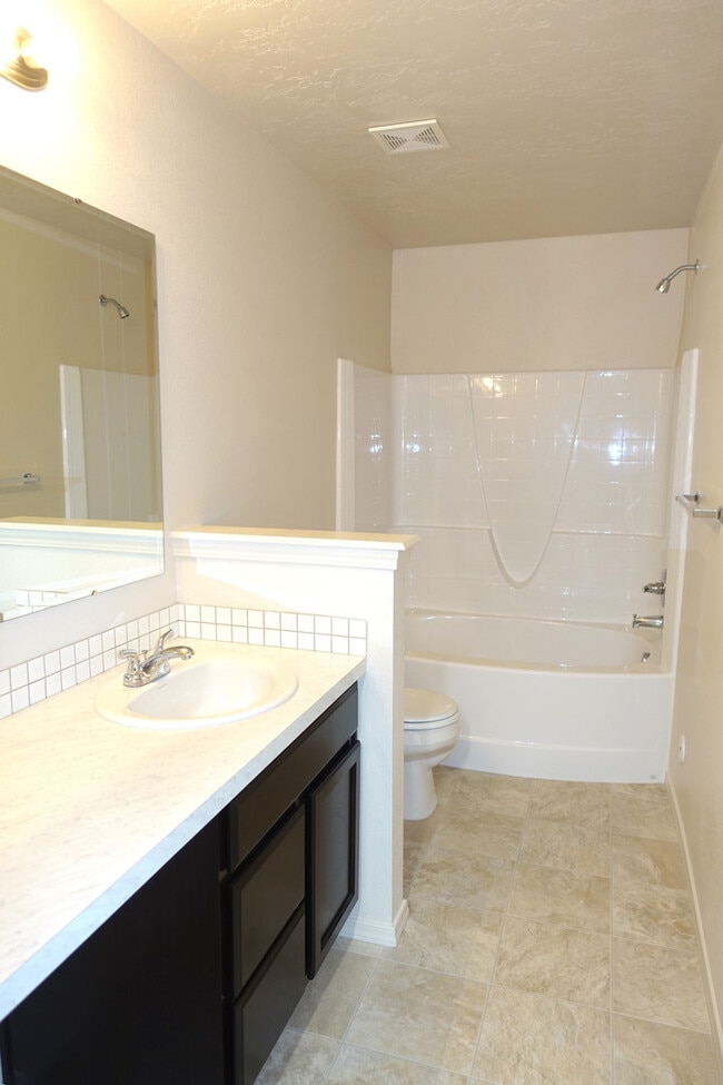 Building Photo - New 3-Bedroom Home in Kuna!
