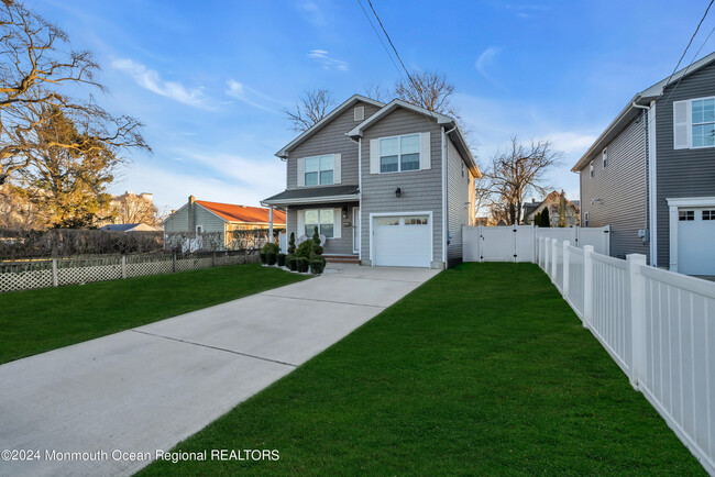 Building Photo - 132 Chelton Ave