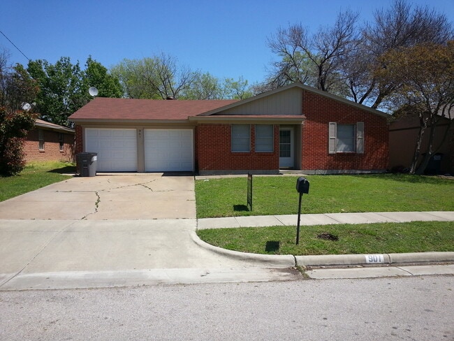 Primary Photo - Heart of Wylie