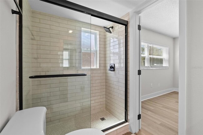 Building Photo - 4780 Cove Cir