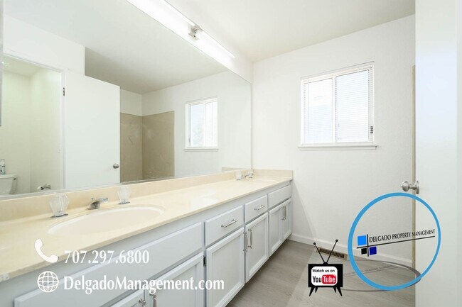 Building Photo - Gorgeous renovated East Vallejo 4 bedroom home