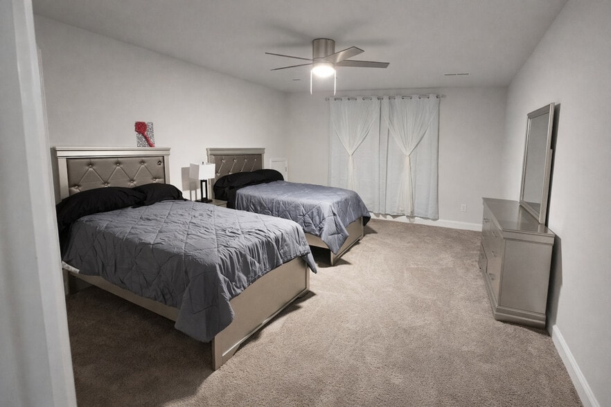 Building Photo - 182 Hillmont Dr