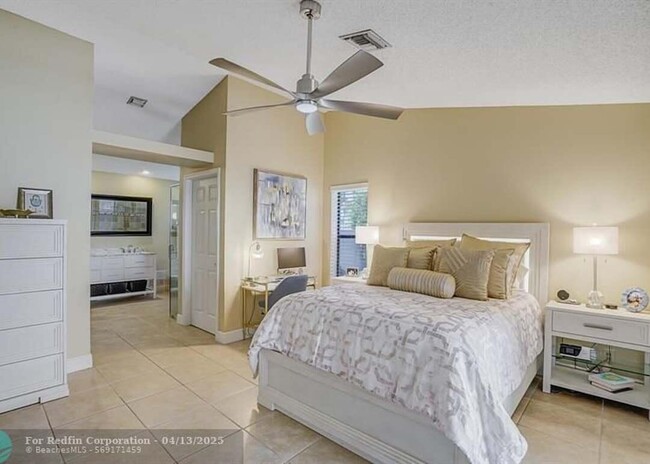 Building Photo - 10552 Santa Laguna Dr
