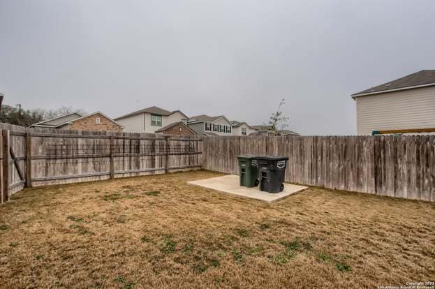 Building Photo - 4950 Hallies Gdn