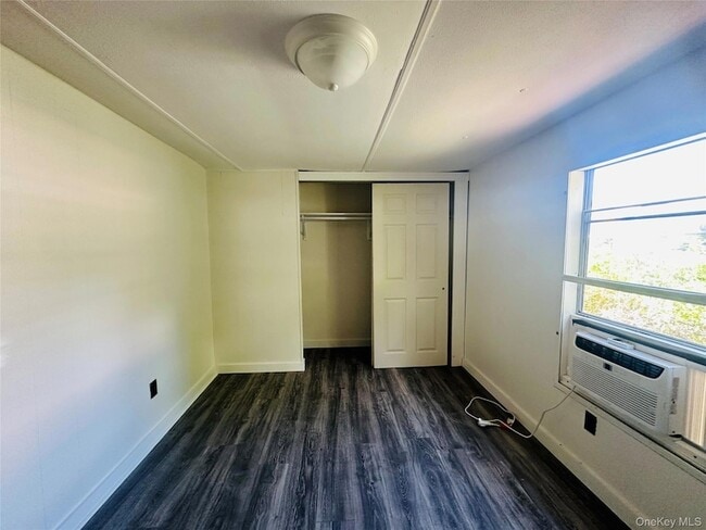 Building Photo - 3 Fords Ln