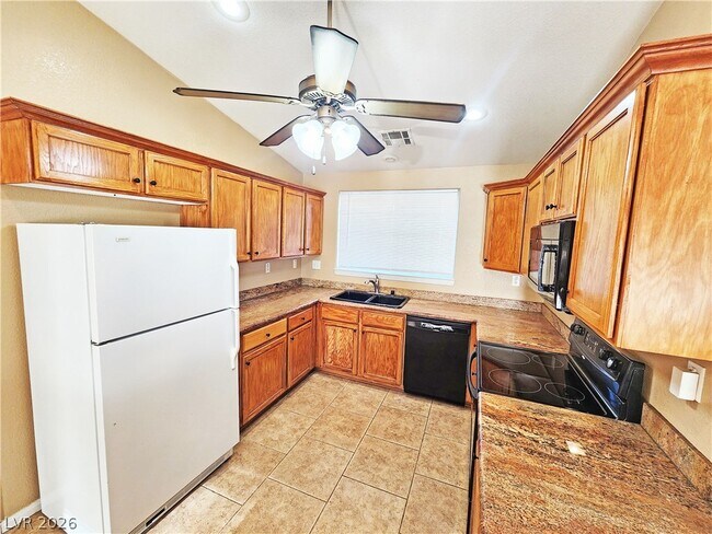 Building Photo - 3680 Ravine Ave