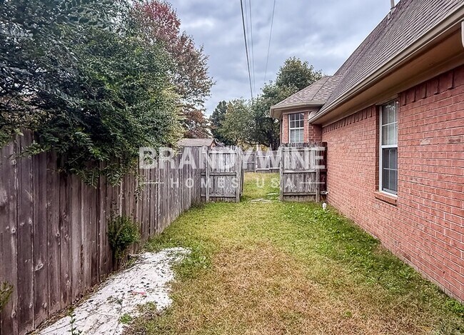 Building Photo - 1533 Siskin Dr