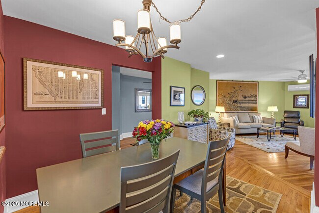 Building Photo - 400 Deal Lake Dr