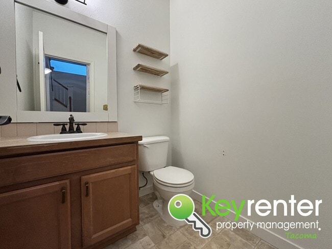 Building Photo - Beautiful 4 Bedroom 2.5 Bathroom Tacoma Home for Rent in Quiet Cul-De-Sac Community