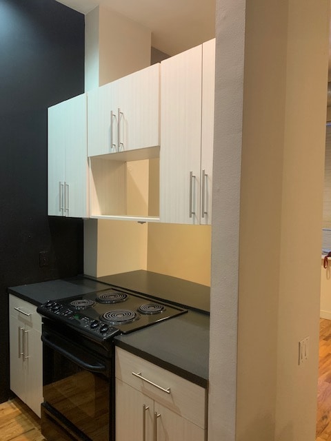 kitchen - 1906 N Hermitage Ave