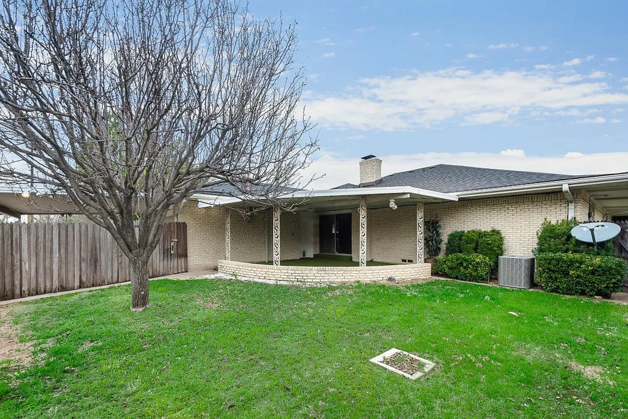 Building Photo - 5806 Everglade Rd