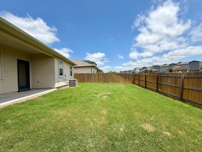 Building Photo - 904 Vogel Dr