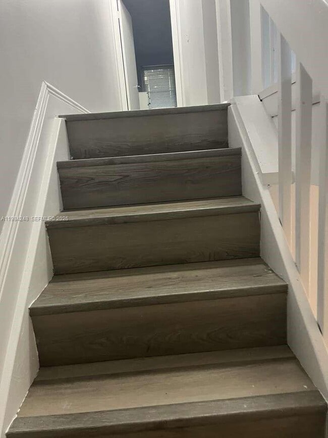 Building Photo - 9787 Riverside Dr