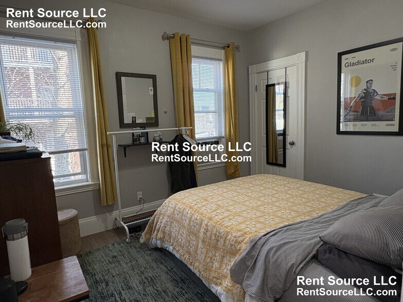 Building Photo - 97 Elm St