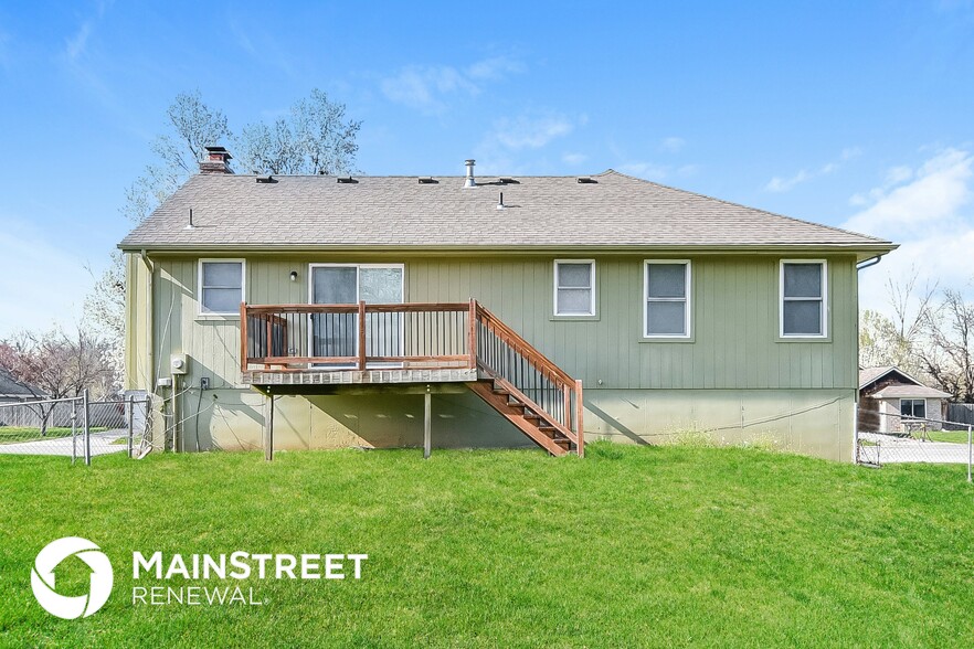 Building Photo - 505 NW Willow Dr