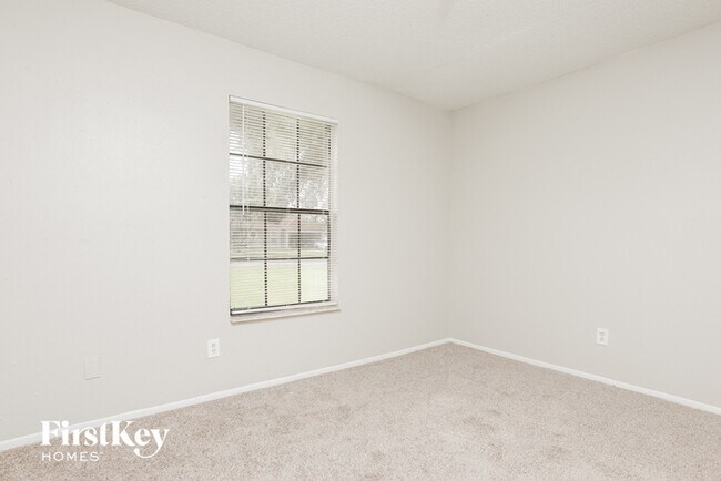 Building Photo - 1689 Cedro Ave