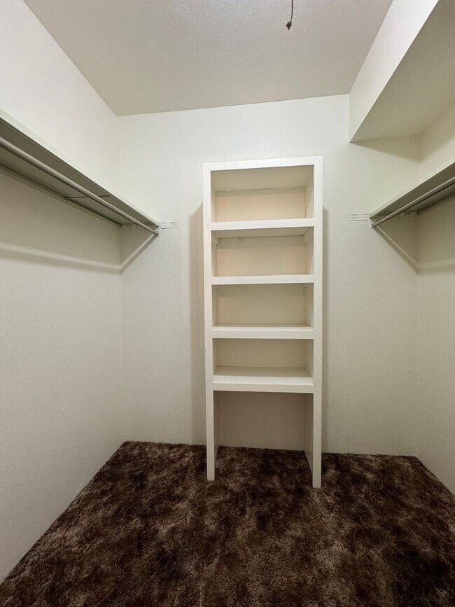 Building Photo - Great Studio Condo