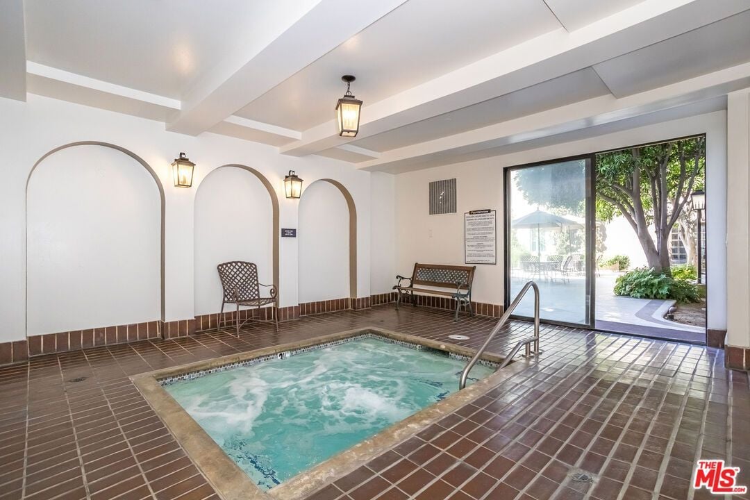 Building Photo - 8455 Fountain Ave