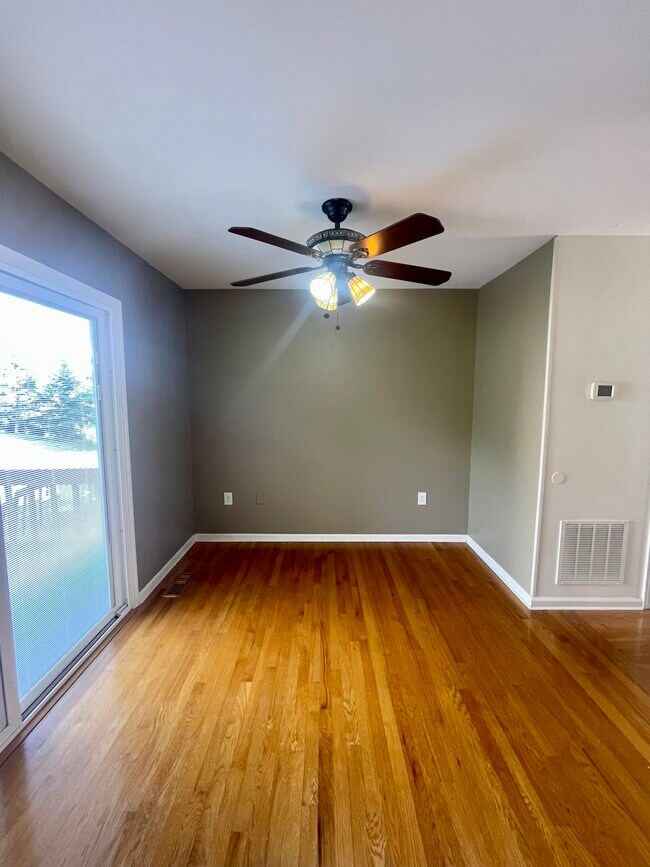 Building Photo - 23 Briarwood Way