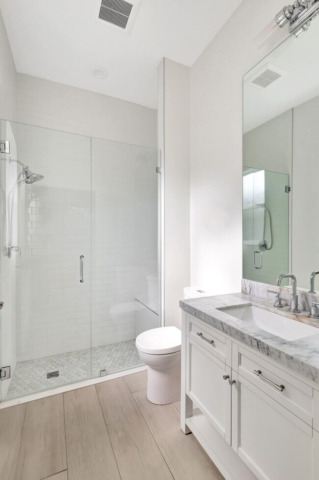 Building Photo - 1898 Capeside Cir