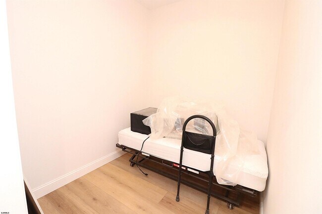 Building Photo - 213 N Jefferson Ave