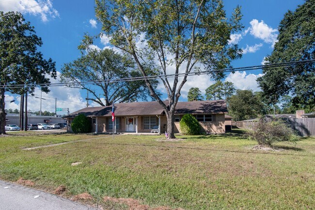 Building Photo - 1830 Baker Dr