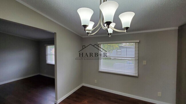 Building Photo - 23 Andreasen Dr