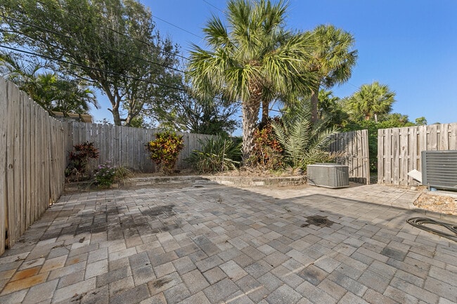 Building Photo - 277 Coastal Hill Dr