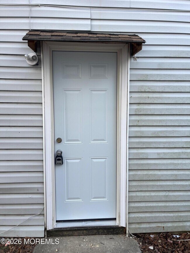 Building Photo - 11 Main St