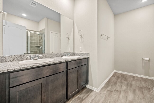 Building Photo - 24734 Russet Bluff Trl