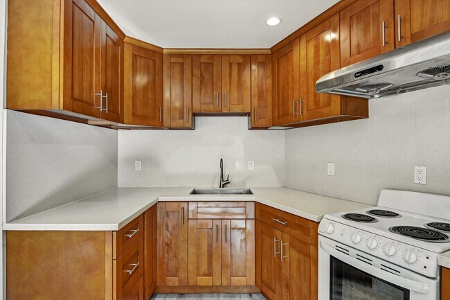 Building Photo - Millbrae 2BR / 2BA Apartment with Private Entrance, Huge Patio & Parking – Near BART, Caltrain & SFO