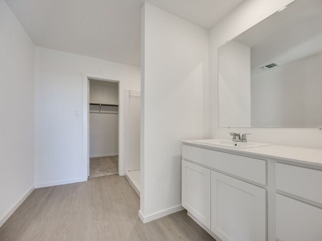 Building Photo - Brand New Home + Mustang Schools + 4 bedrooms + 2 car garage + All Appliances