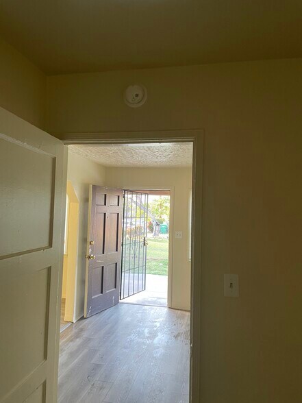 Building Photo - 7823 Sterling Ave