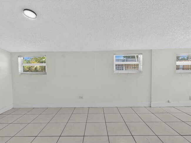 Building Photo - 6661 Meade St