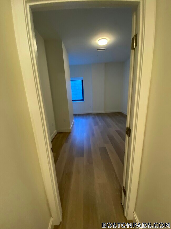 Building Photo - 1079 Commonwealth Ave