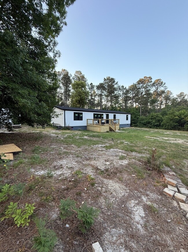 Building Photo - 120 Country Way