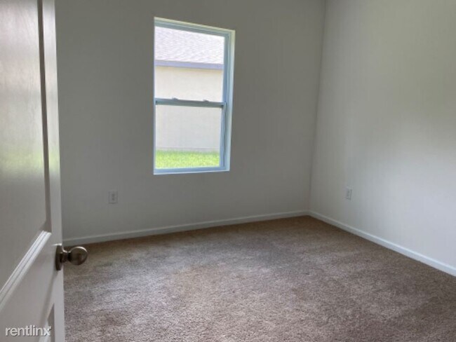 Building Photo - 4 br, 2 bath House - 15627 Merlin Ave