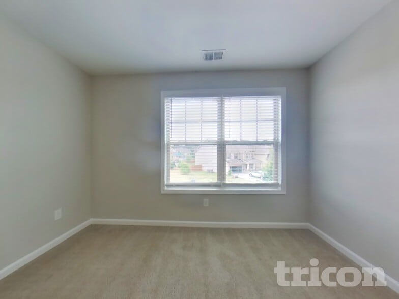 Building Photo - 3444 Baylor Cir