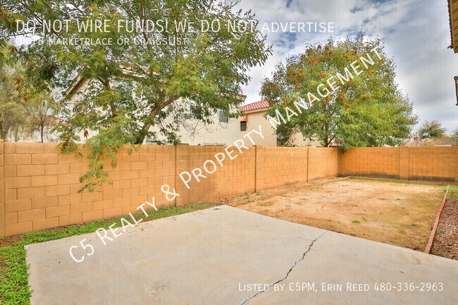 Building Photo - 2306 E Palm Beach Dr