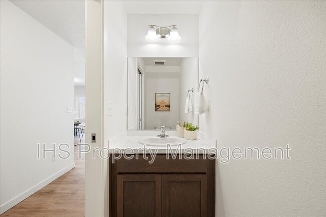 Building Photo - 4817 W Quinault Dr