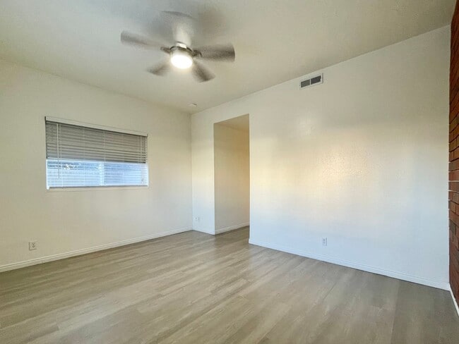 Building Photo - Prime Orem Living — Roomy 3-Bed, 2-Bath Condo